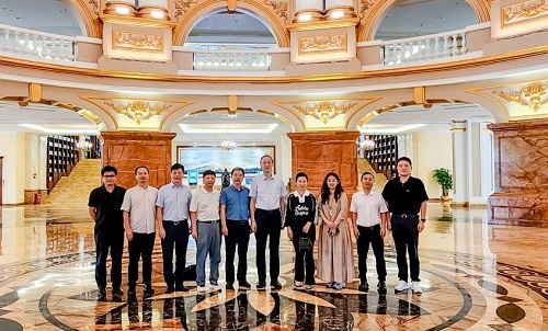 与会人员合影.jpg