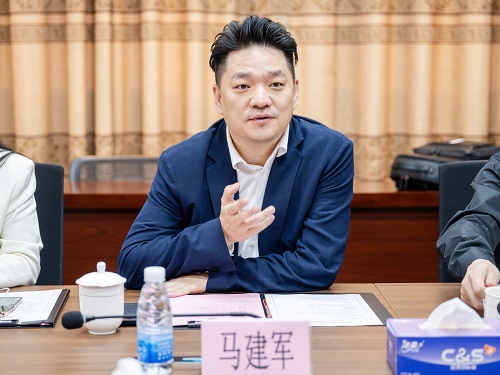 马建军讲话.jpg