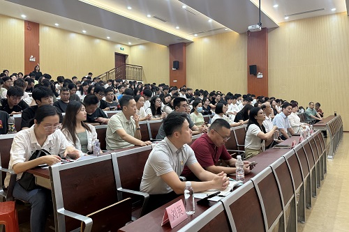 现场师生.jpg