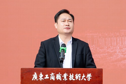 卢景值在星湖校区讲话.jpg 卢景值在星湖校区讲话.jpg