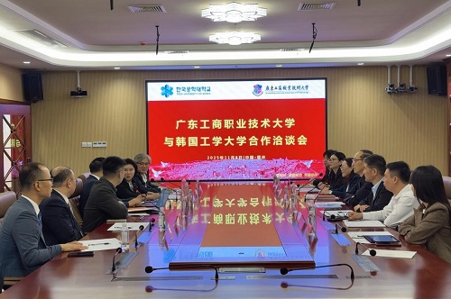座谈现场.jpg