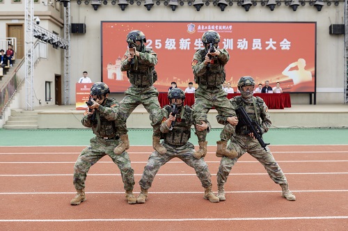 大旺校区科目表演2.jpg 大旺校区科目表演2.jpg