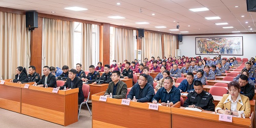 星湖校区会场.jpg