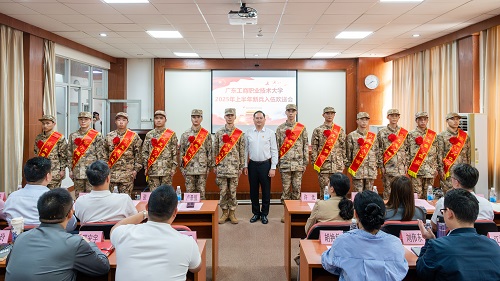 欢送会现场.JPG 欢送会现场.JPG