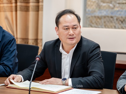 卢景值讲话.JPG 卢景值讲话.JPG
