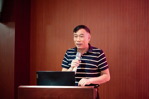丁勇讲话.jpg