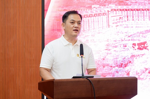 优秀学员代表发言.jpg