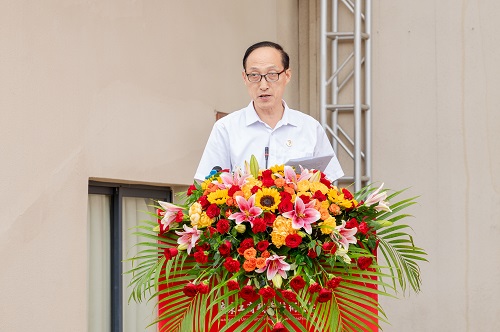 和飞在大旺校区典礼上讲话.JPG 和飞在大旺校区典礼上讲话.JPG