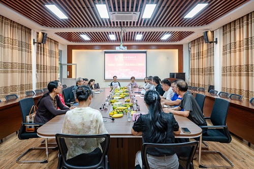 座谈会现场.jpg 座谈会现场.jpg