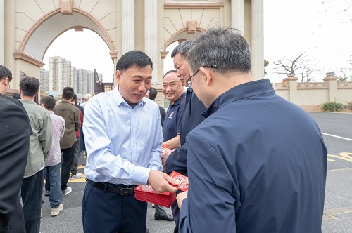 派发“利是”4.jpg