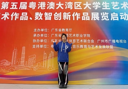 获奖学生周静.jpg